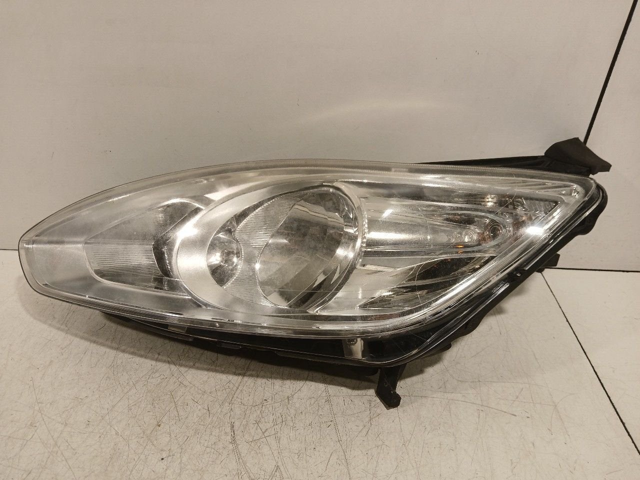 Koplamp links Ford C-Max, Onderdelen@venauto.nl, Van der Ven Autorecycling B.V., Gebruikt, Ettenseweg 76, 4706 PB Roosendaal, The Netherlands