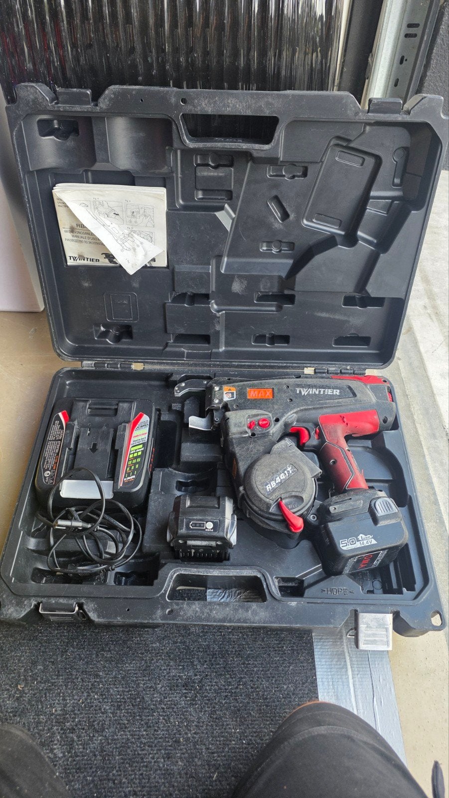 Max Twintier RB441T Vlechtmachine, Ophalen of Verzenden, Gebruikt, Minder dan 400 watt, Boor- en/of Breekhamer