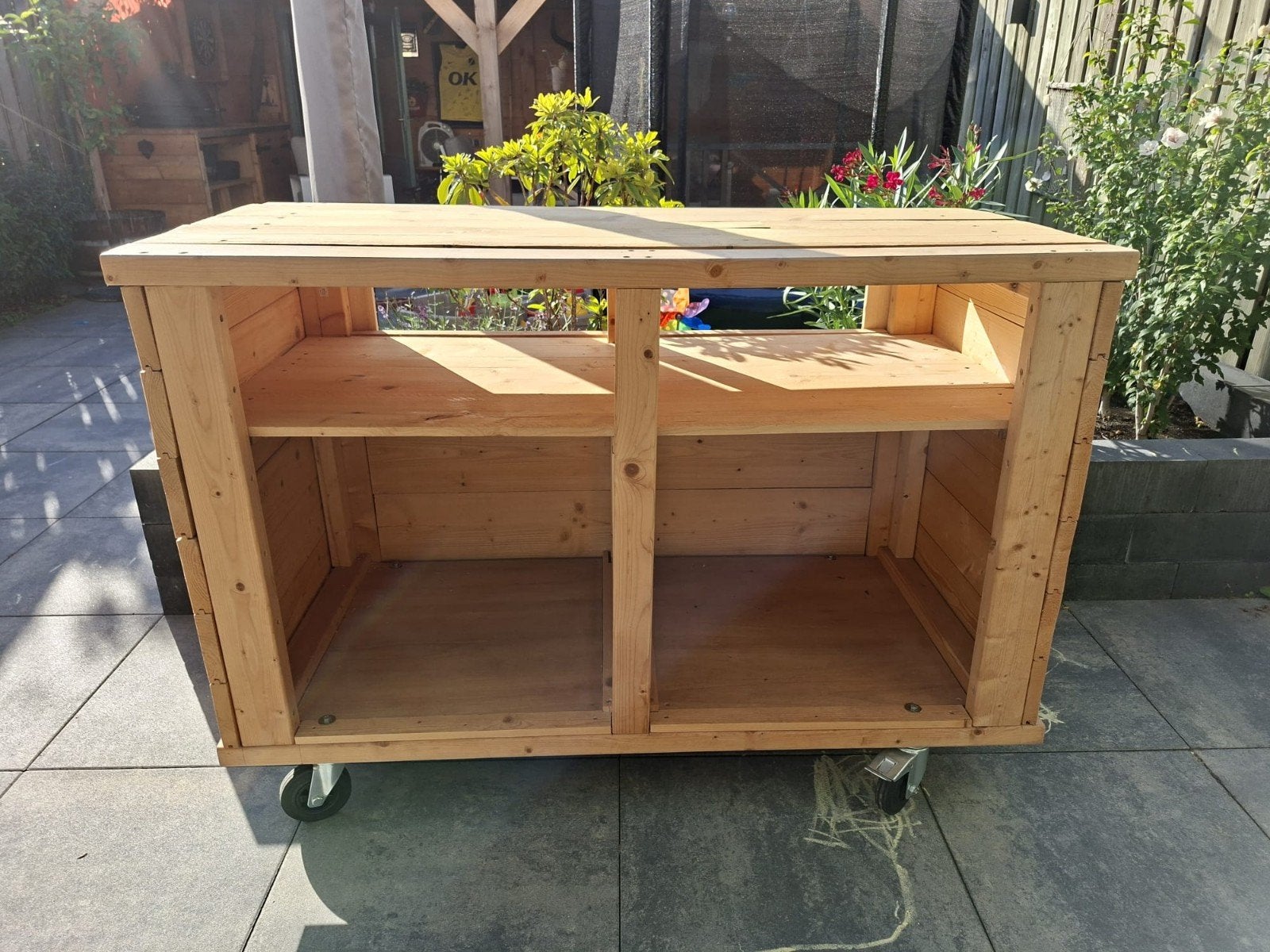 Houten buitenkast op wielen - 150x73x106 cm, Ophalen, Hout, Overige typen