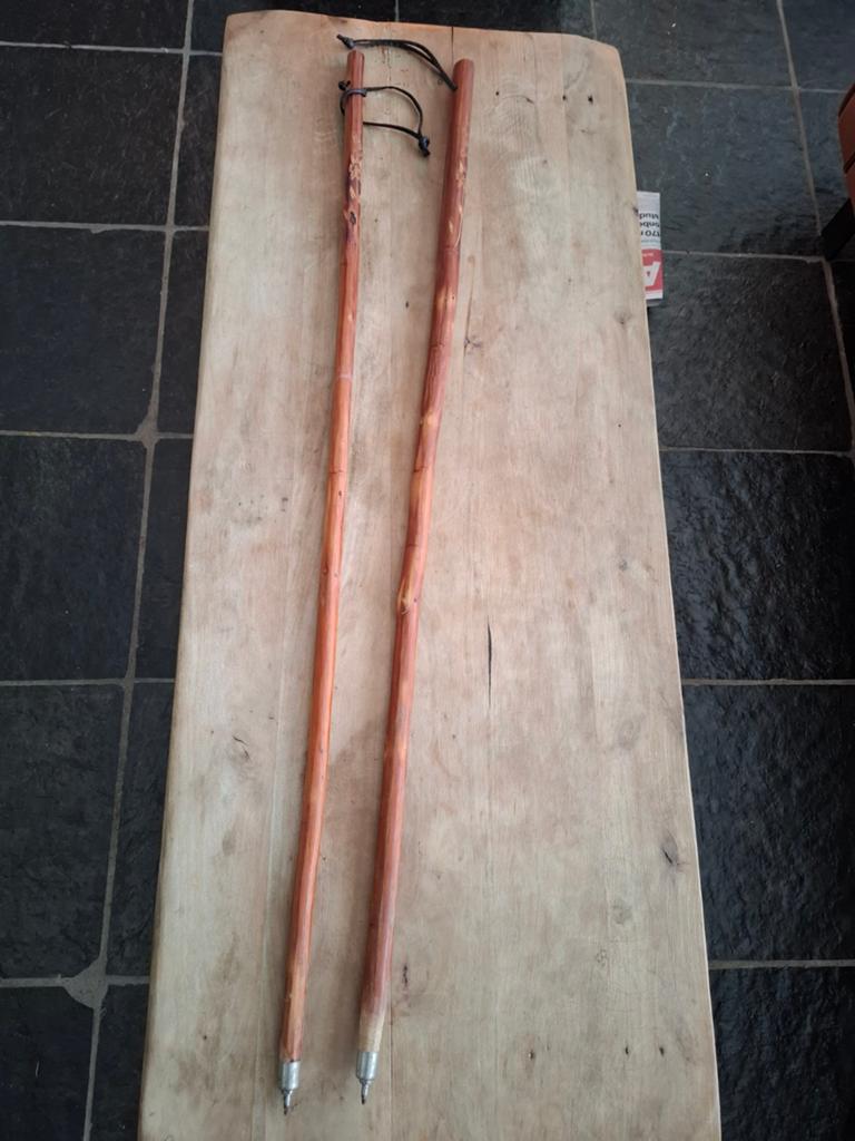 Wandelstokken 110 cm lang met leren bandje en ijzere pin, Ophalen