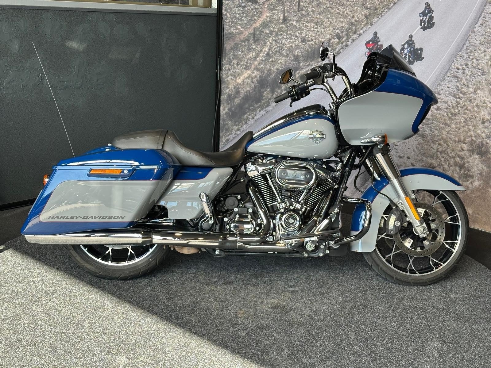Harley-Davidson FLTRXS ROAD GLIDE SPECIAL Two-Tone, Laan van Vredenoord 33
2289 DA  RIJSWIJK, NL, Bedrijf, Toermotor, Sales@harleydavidsonrotterdam.nl