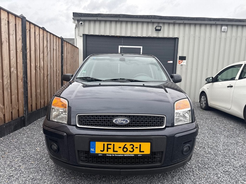 Ford FUSION 1.6-16V Futura Automaat | PDC | Elek. Ramen |APK, Auto's, Ford, Gebruikt, 1064 kg, Zwart, Bedrijf