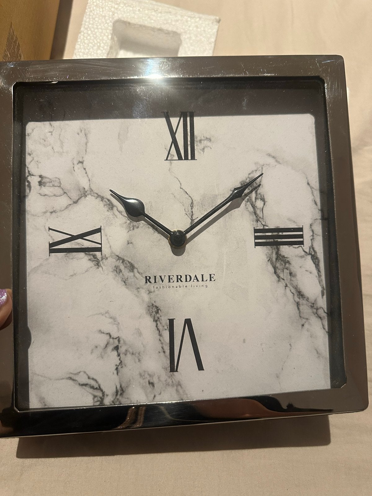 Riverdale Tafelklok Marmerlook - Nieuw in doos, Analoog, Werkt op batterijen, Nieuw, Ophalen of Verzenden