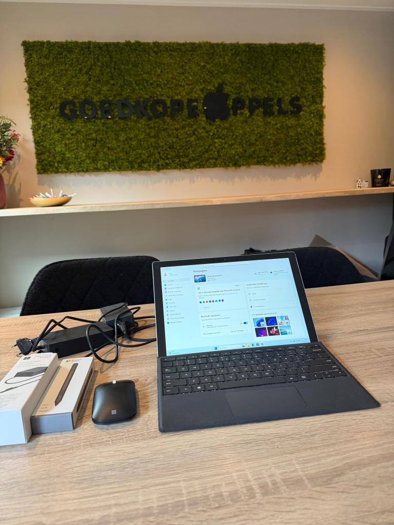 Microsoft Surface Pro 6 i5 8GB 256GB, Computers en Software, Windows Tablets, Ophalen, -, Microsoft, Evert Van De Beekstraat 354, 1118 CZ Schiphol