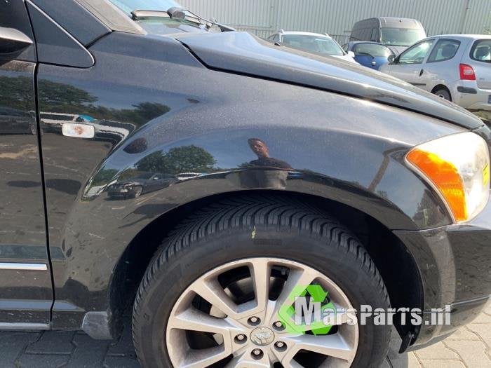 Scherm rechts-voor van een Dodge Caliber, Gebruikt, -, -, Ophalen of Verzenden