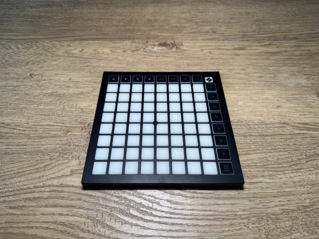 Novation Launchpad Mini ZGAN, Muziek en Instrumenten, Midi-apparatuur, Ophalen of Verzenden, Zo goed als nieuw