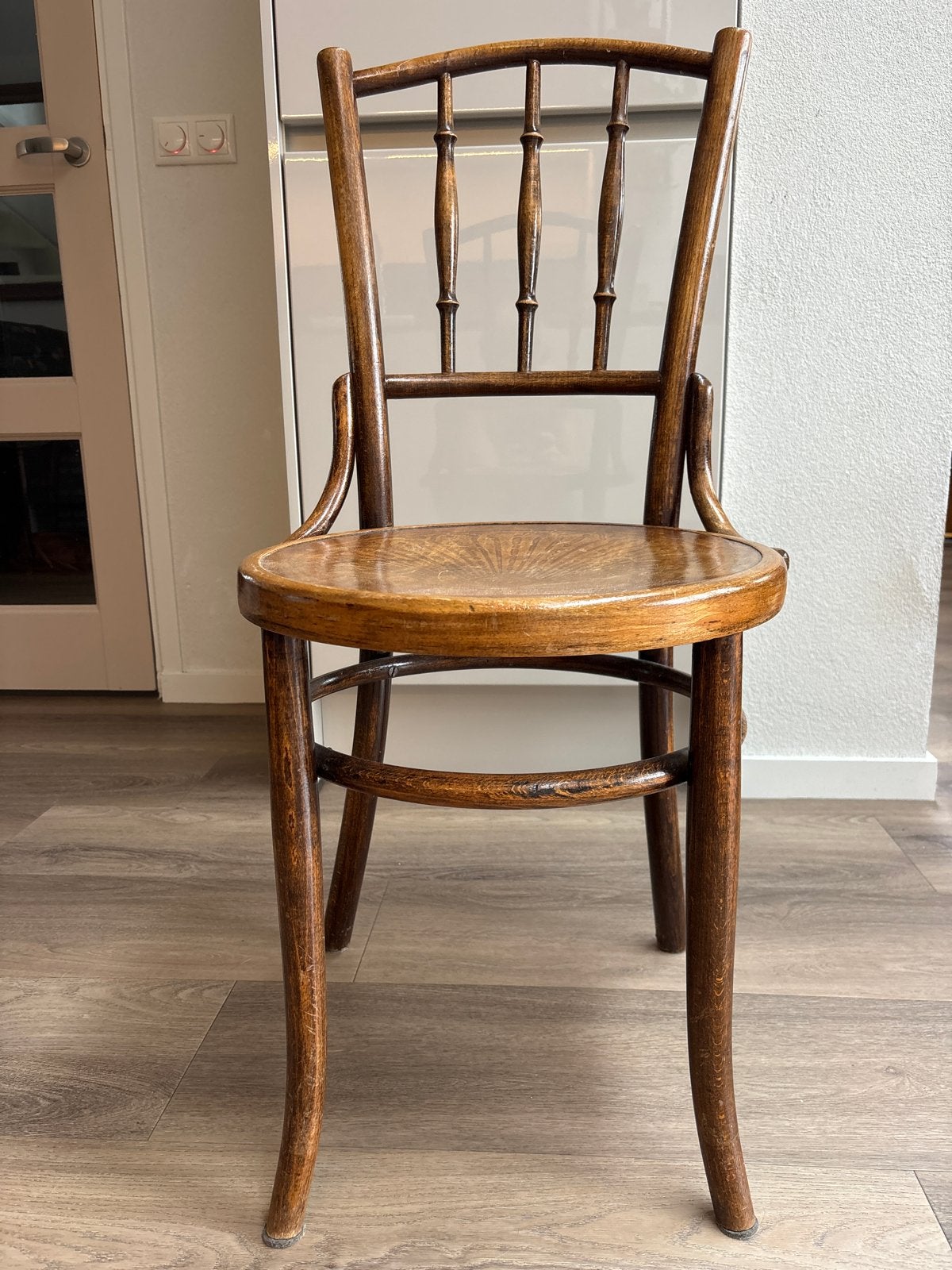 Antieke Fischel stoel - Gebogen hout design, Antiek en Kunst, Antiek | Meubels | Stoelen en Banken, Ophalen