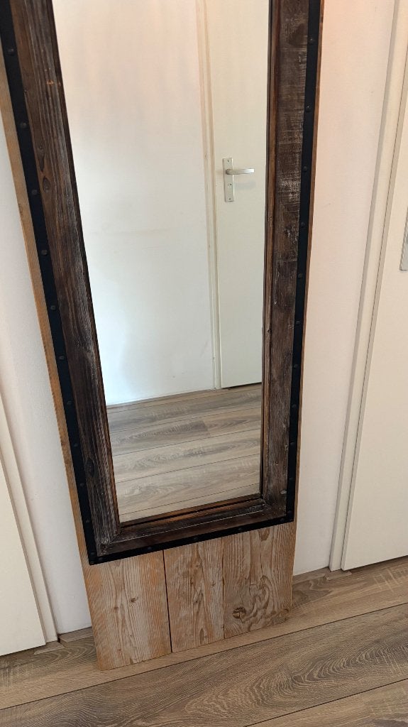 Spiegel op stijger hout, Huis en Inrichting, Ophalen, 200 cm of meer, Zo goed als nieuw, Rechthoekig
