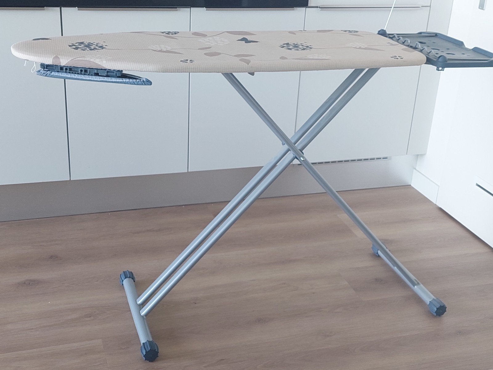 Strijkplank met schoudervleugels., Witgoed en Apparatuur, Strijkijzers en Strijkplanken, Ophalen, Gebruikt