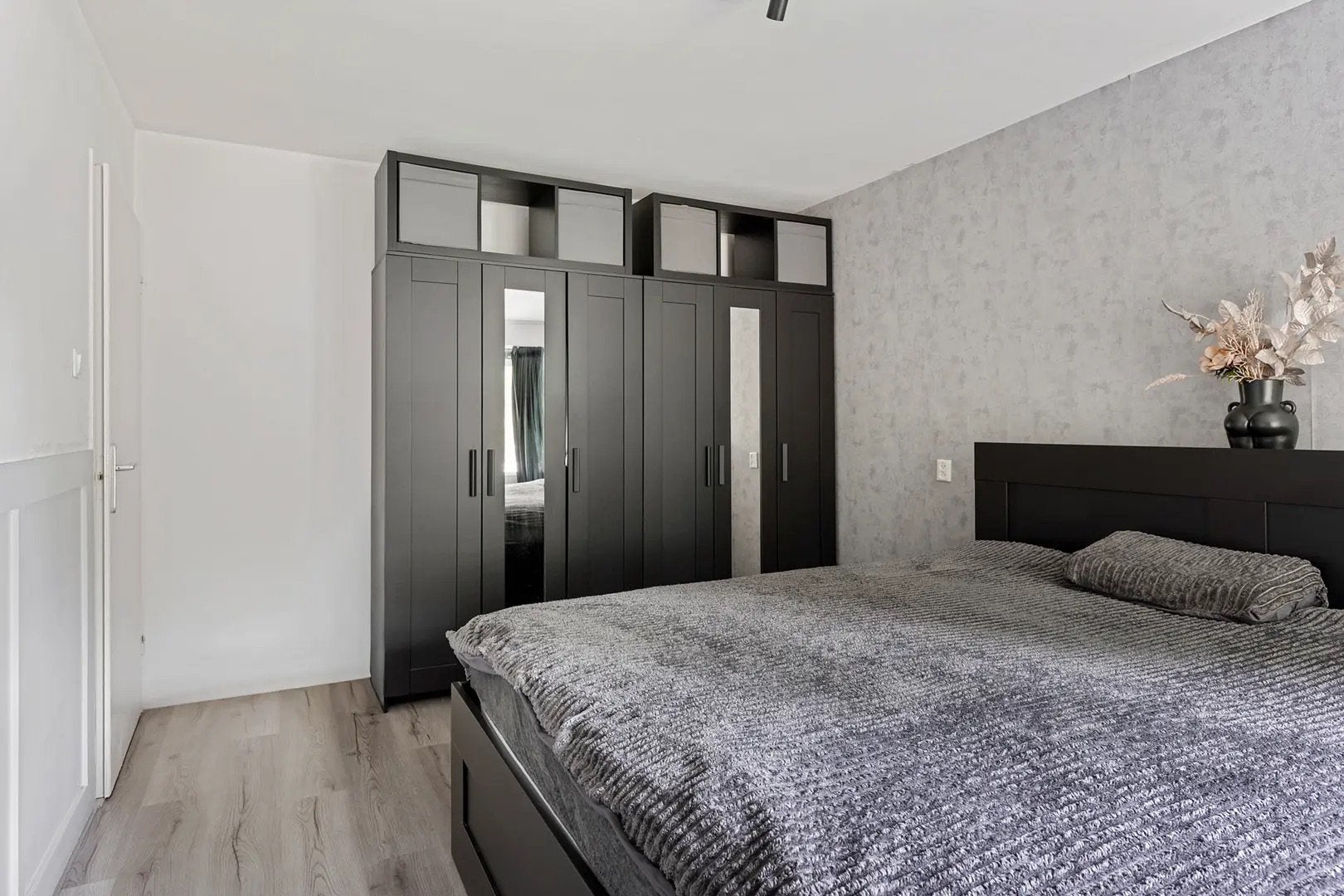 Kledingkast Brimnes Ikea + Bed, Ophalen, Zo goed als nieuw, 200 cm of meer, Met deur(en)