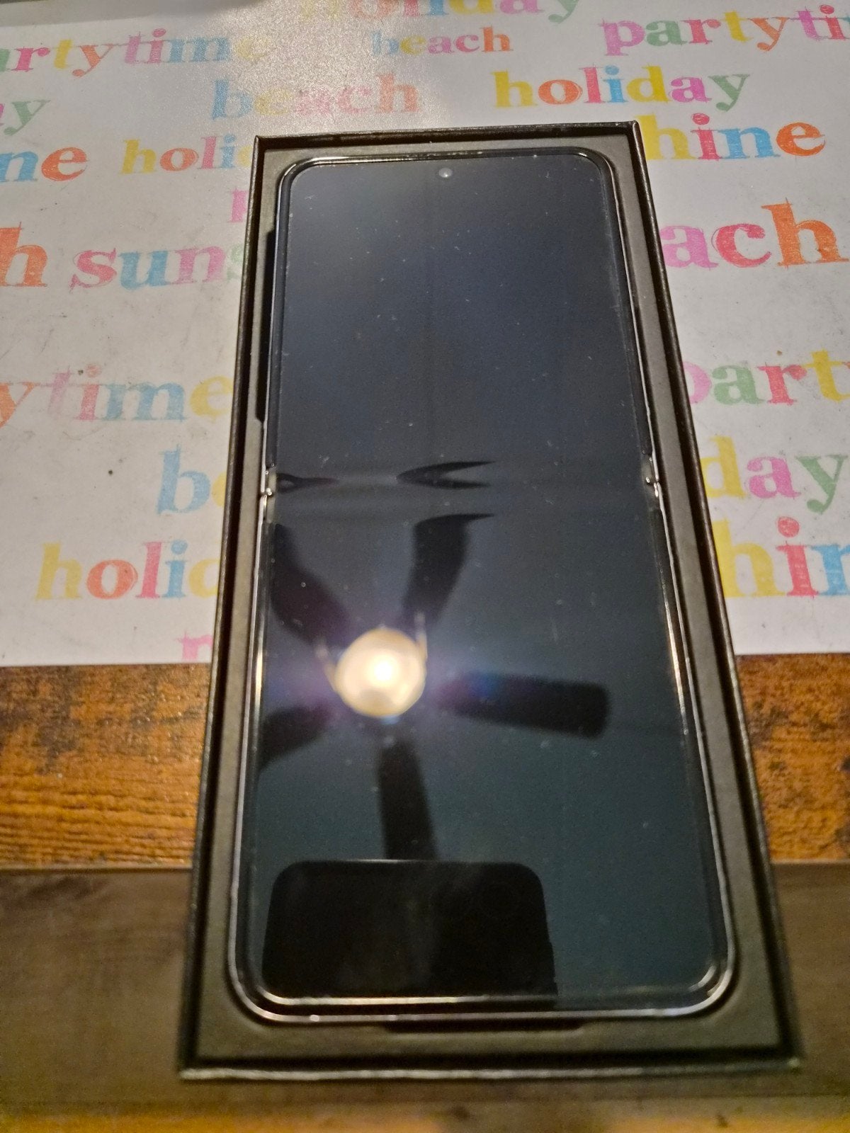 Foto 5 van Samsung Galaxy Z Flip5 256GB Lavendel - Zo goed als nieuw