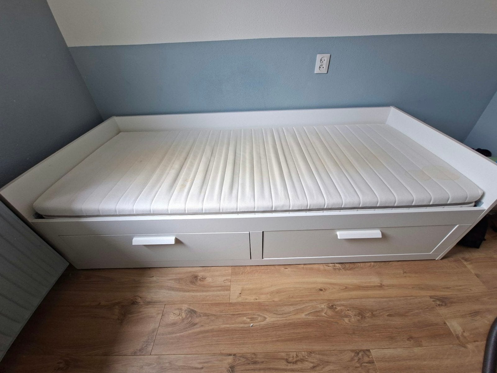IKEA Brimnes Bedbank 80x200 (uittrekbaar tot 160x200), Ophalen, Verstelbaar, Wit, Tweepersoons