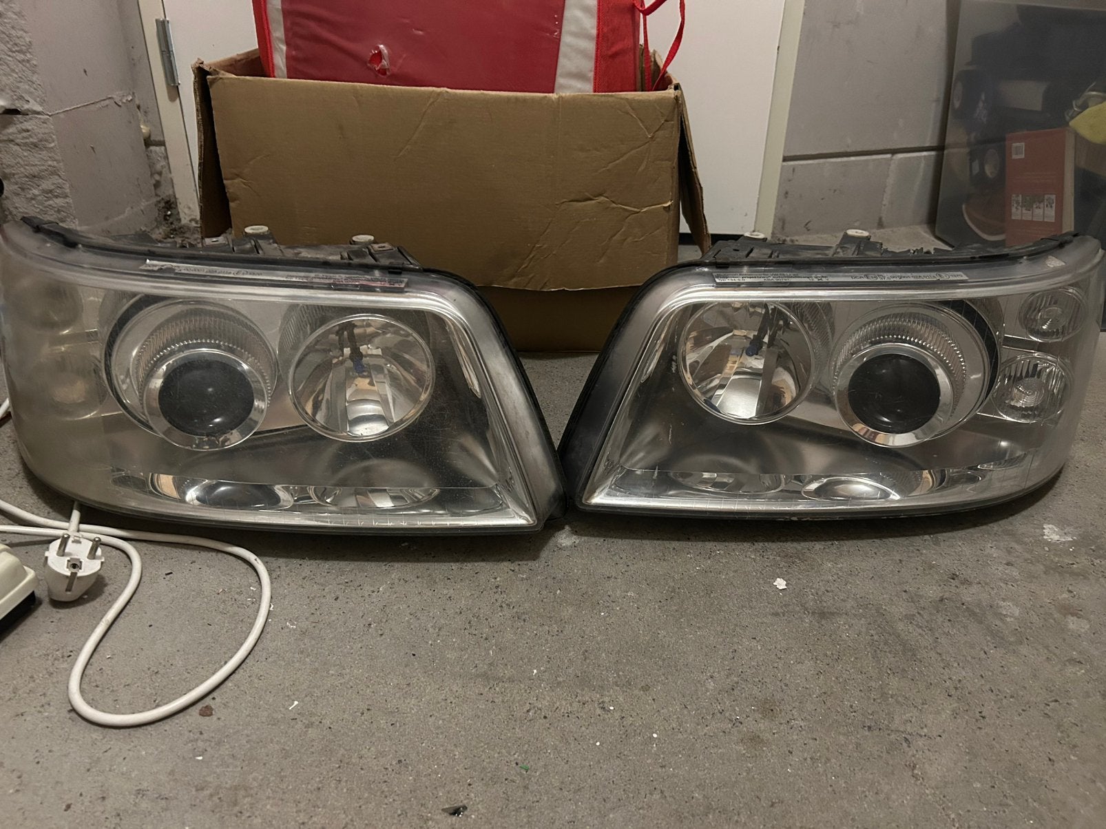 VW T5 Project zwo bi xenon koplampen opknapset, Ophalen