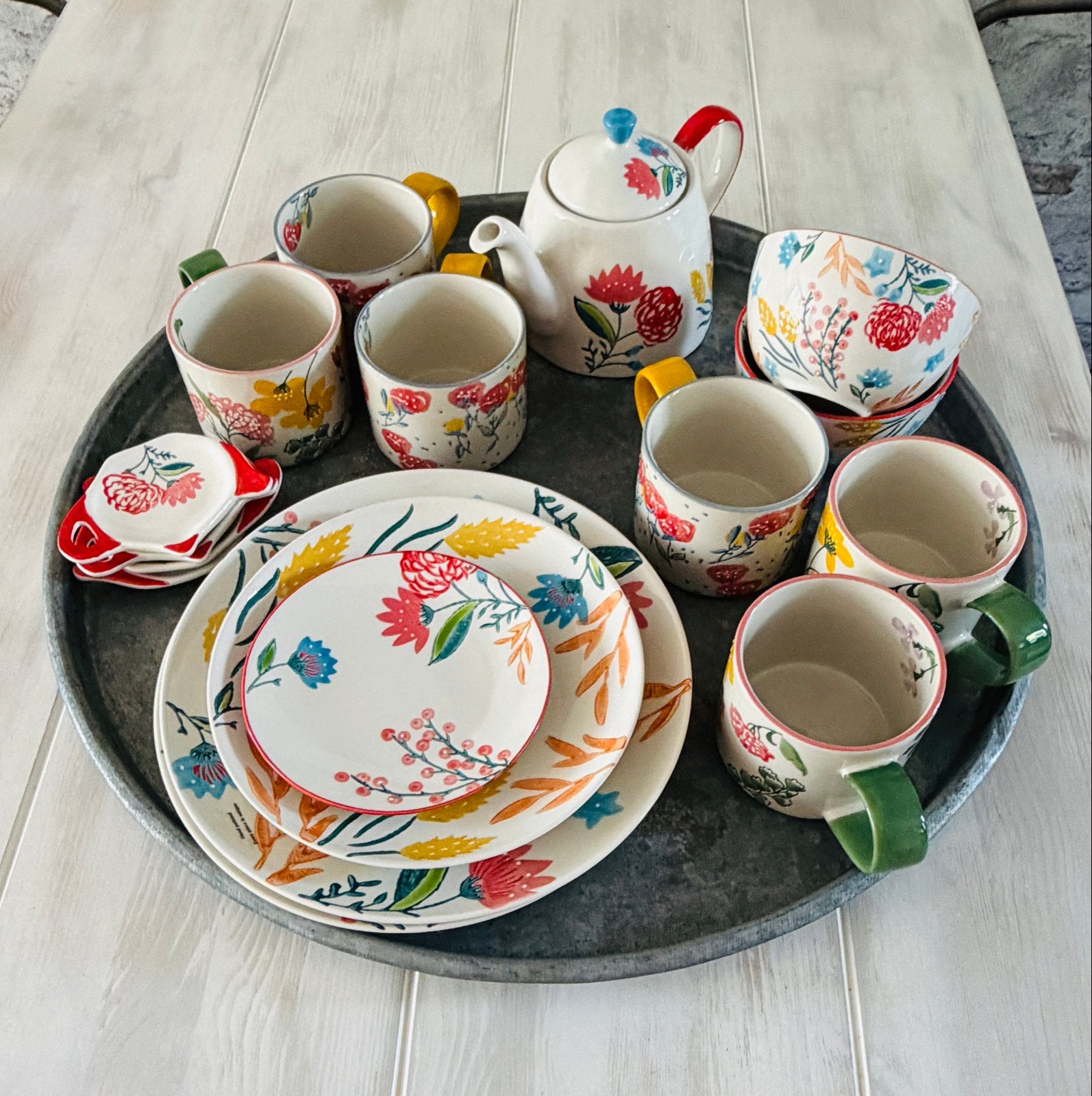 Compleet servies met bloemmotief - Handgeschilderd, Ophalen, Keramiek, Zo goed als nieuw, Overige stijlen