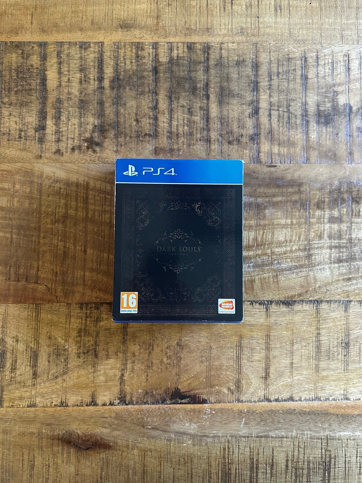 Dark Souls Trilogy PS4 - Zo goed als nieuw, Online, 1 speler, Ophalen of Verzenden, Zo goed als nieuw