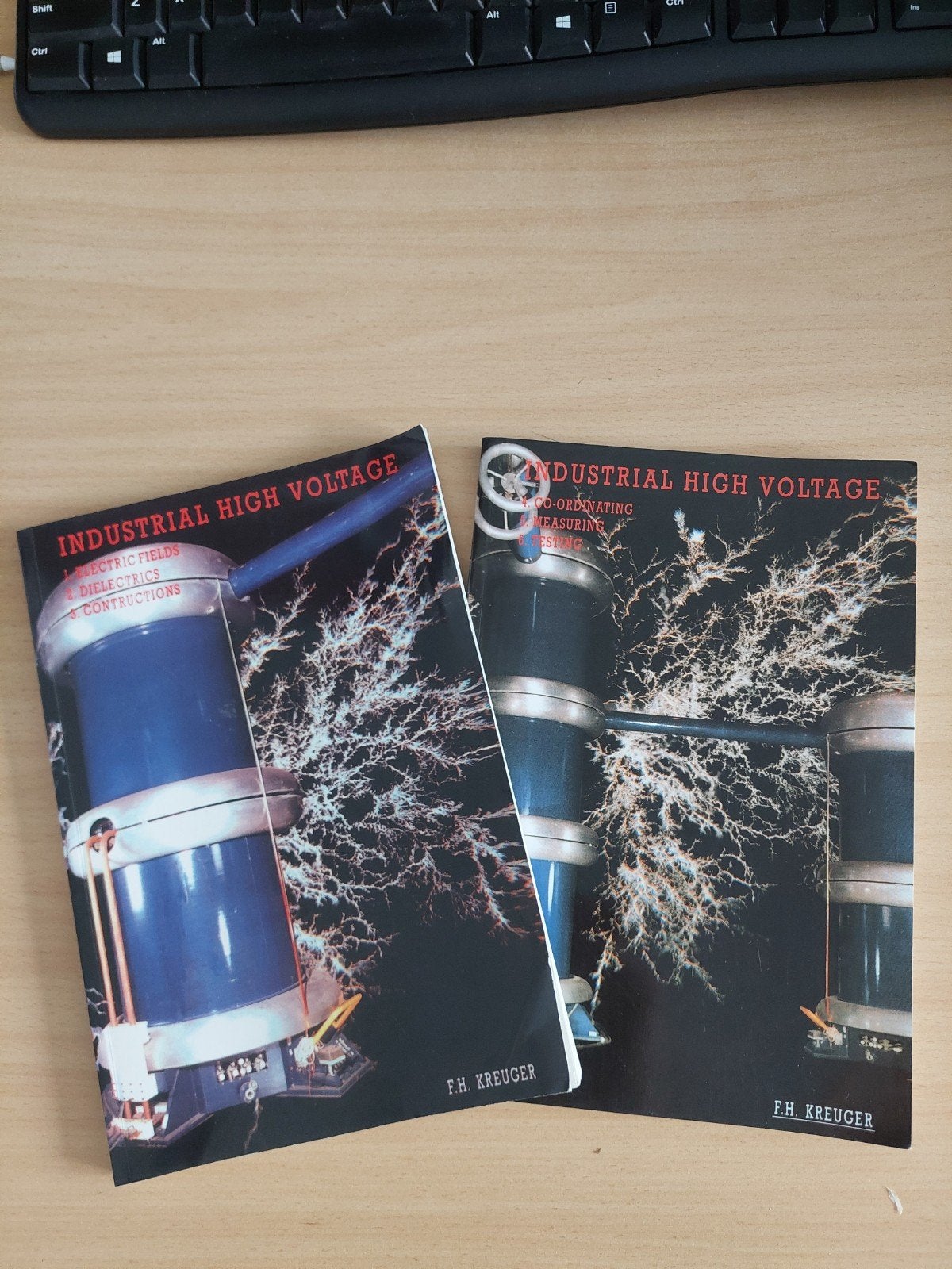 Industrial High Voltage - F.H. Kreuger (2 delen), Ophalen of Verzenden, Gelezen, Elektrotechniek, F.H. Kreuger