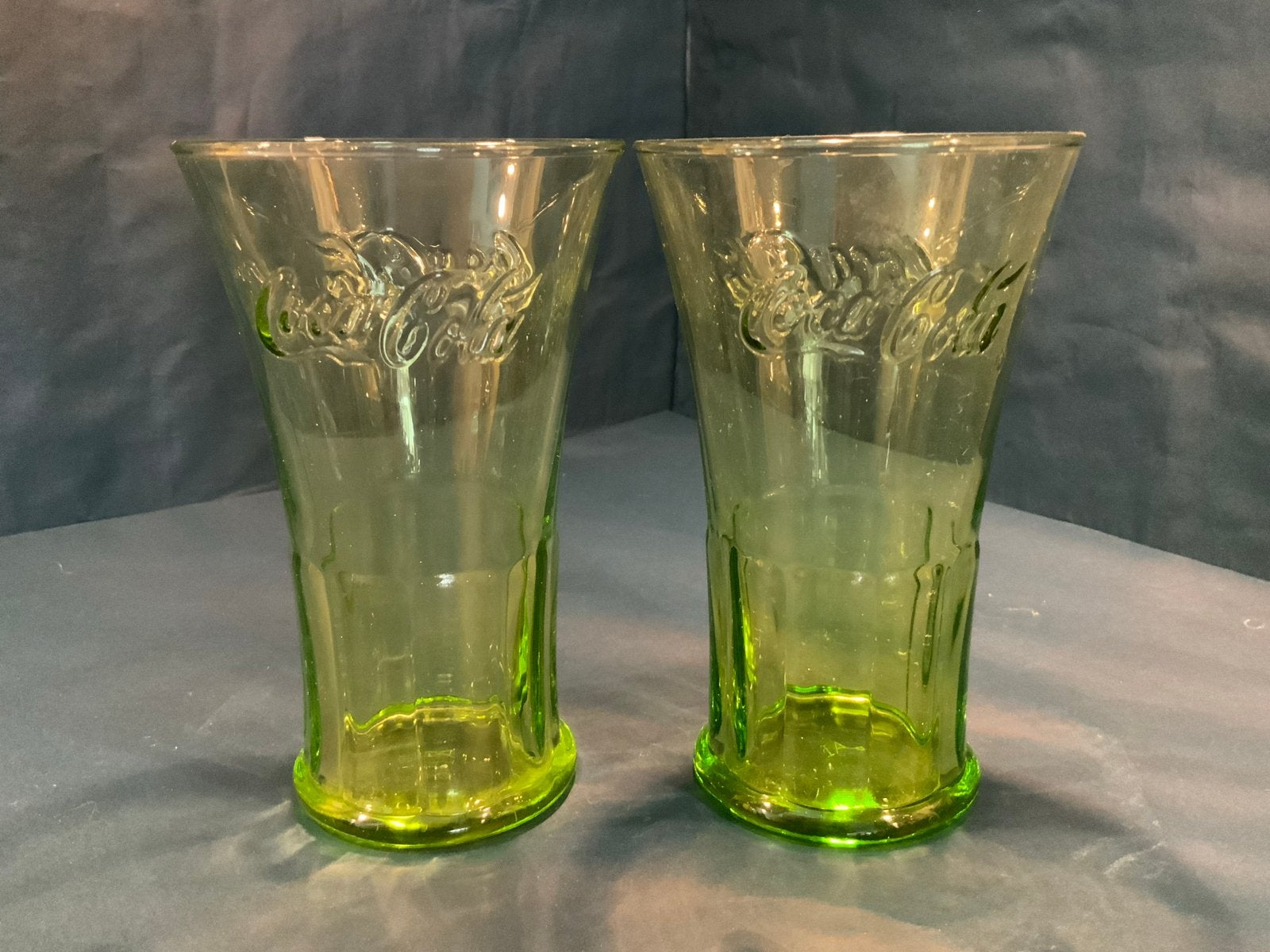 2 Coca-Cola glazen, groen, Antiek en Kunst, Ophalen of Verzenden