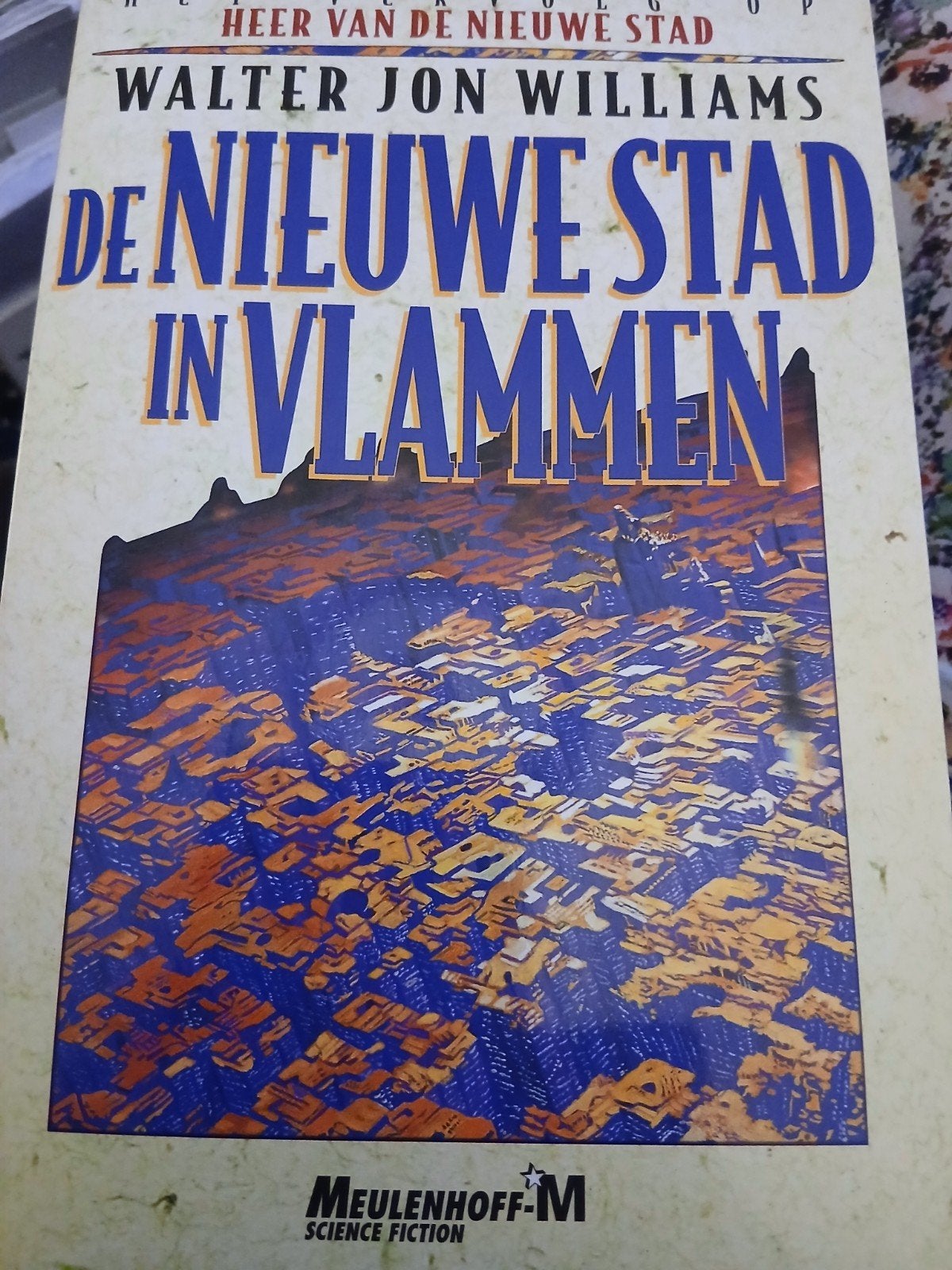 W.J. Williams - De Nieuwe Stad in vlammen, Boeken, Ophalen, Zo goed als nieuw, W.J. Williams