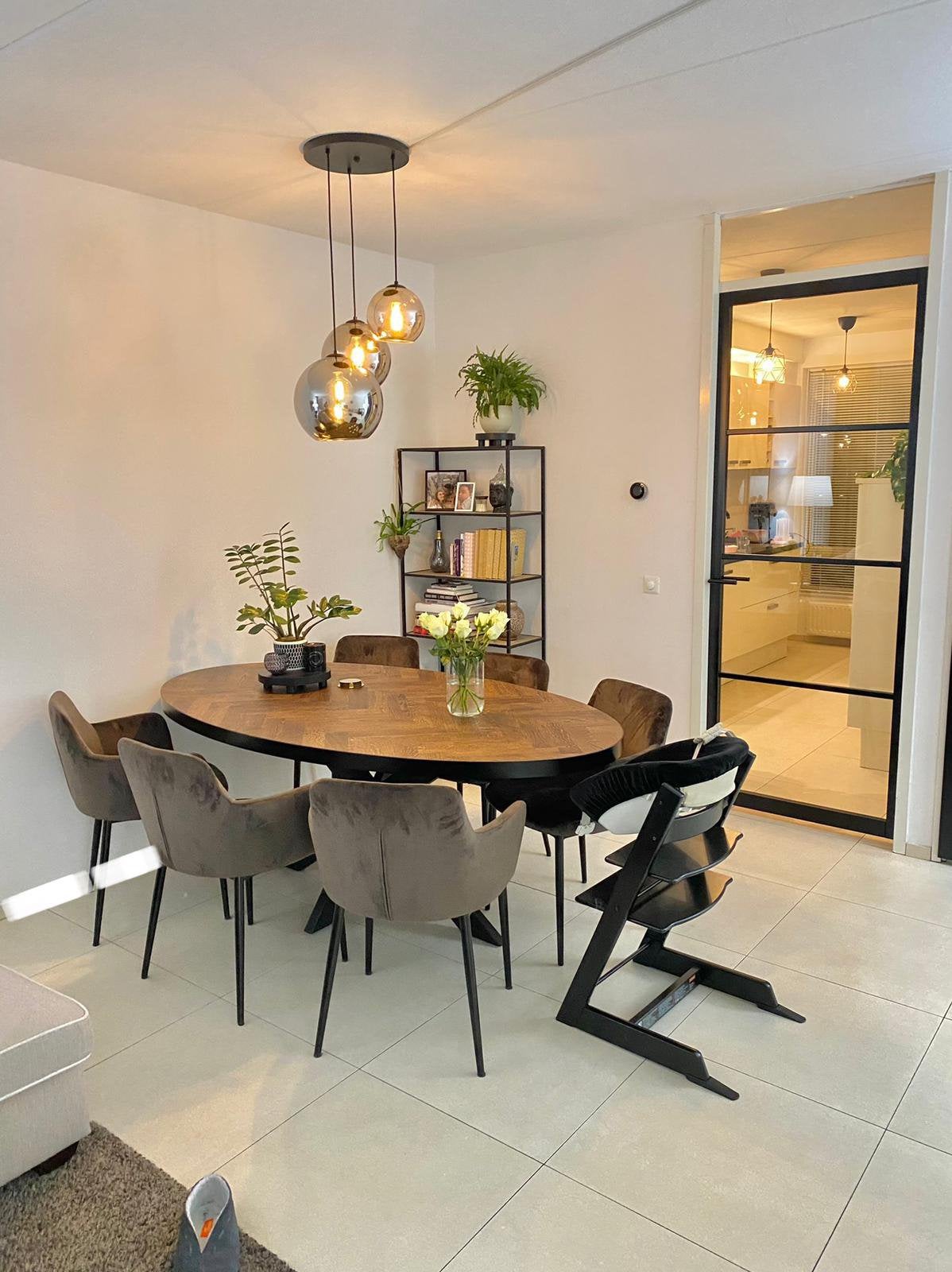 4 velvet eetkamerstoelen, Ophalen, Gebruikt, Bruin, 75 m² of meer