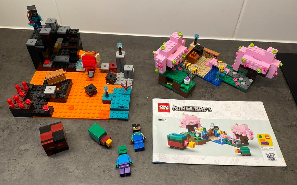 Lego Minecraft set 21185 en 21260, Ophalen of Verzenden, Zo goed als nieuw