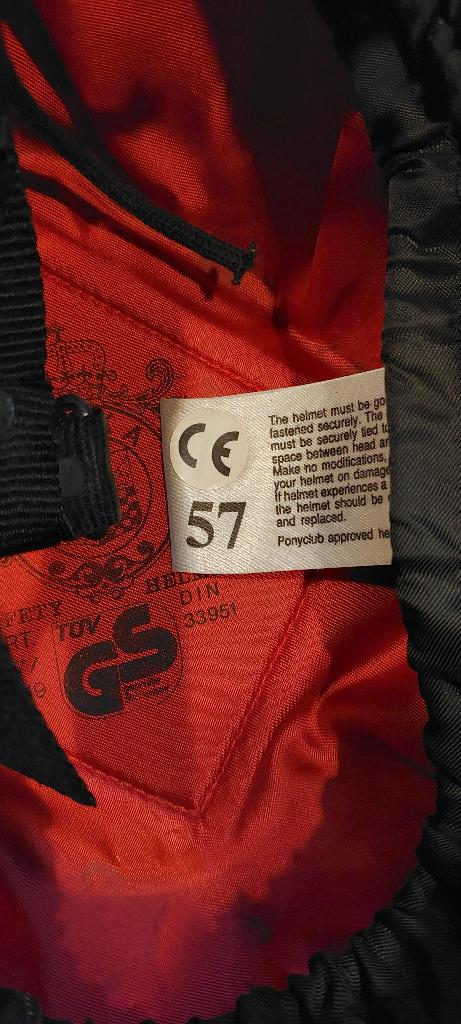 Paardrij cap Horka maat 57, Dieren en Toebehoren, Ophalen, Dressuur, Dames, Zo goed als nieuw