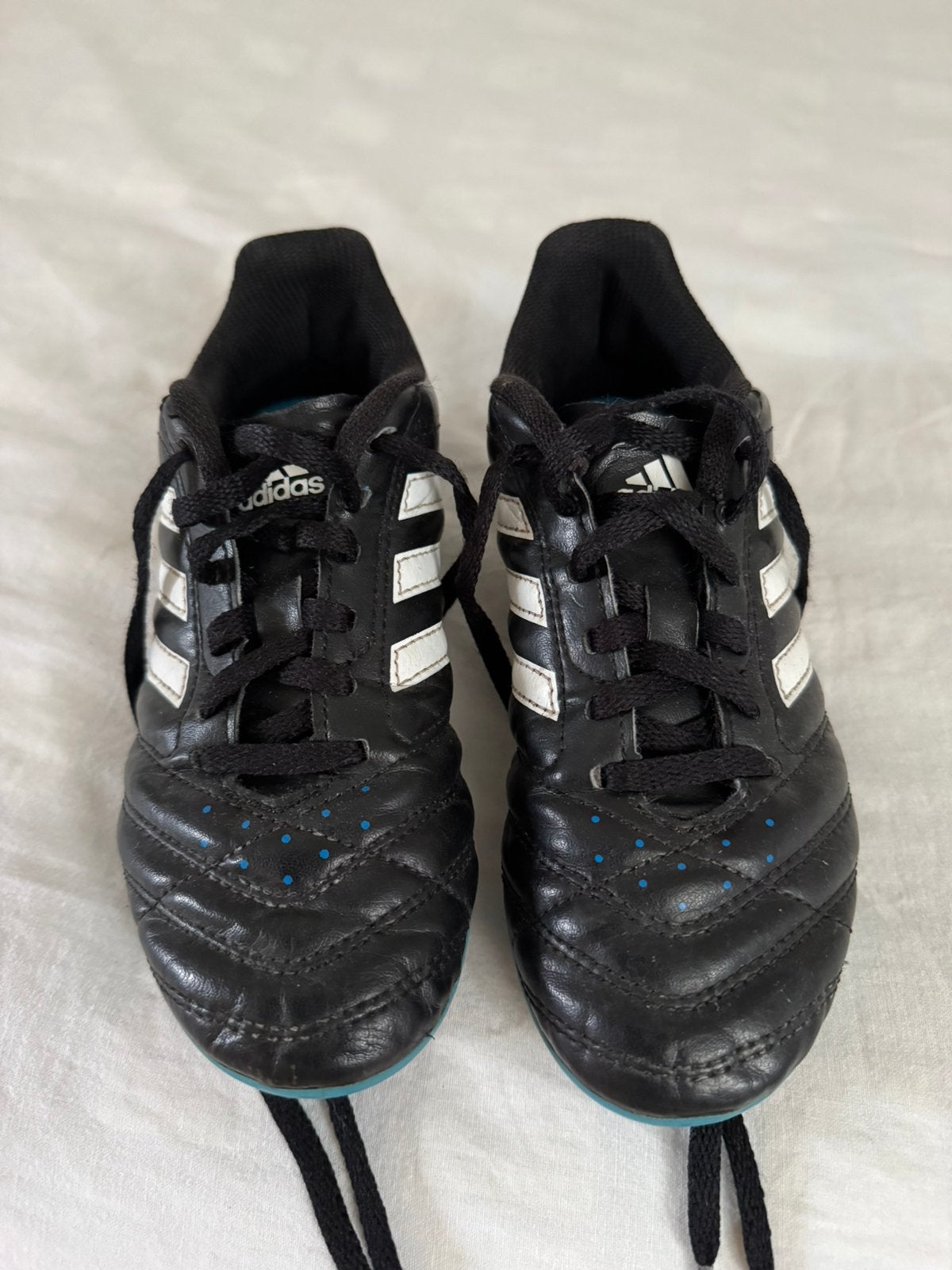 Adidas voetbalschoenen leer maat 34 in goede staat, Ophalen, Gebruikt, Maat XS of kleiner, Schoenen