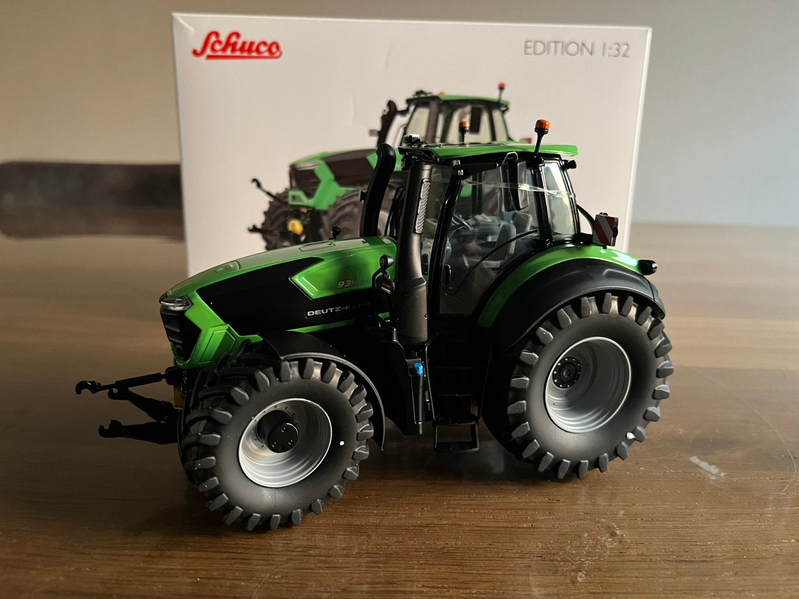 Deutz-Fahr 9340 TTV  tractor Schuco, Hobby en Vrije tijd, Ophalen of Verzenden, Gebruikt, Tractor of Landbouw, Overige merken