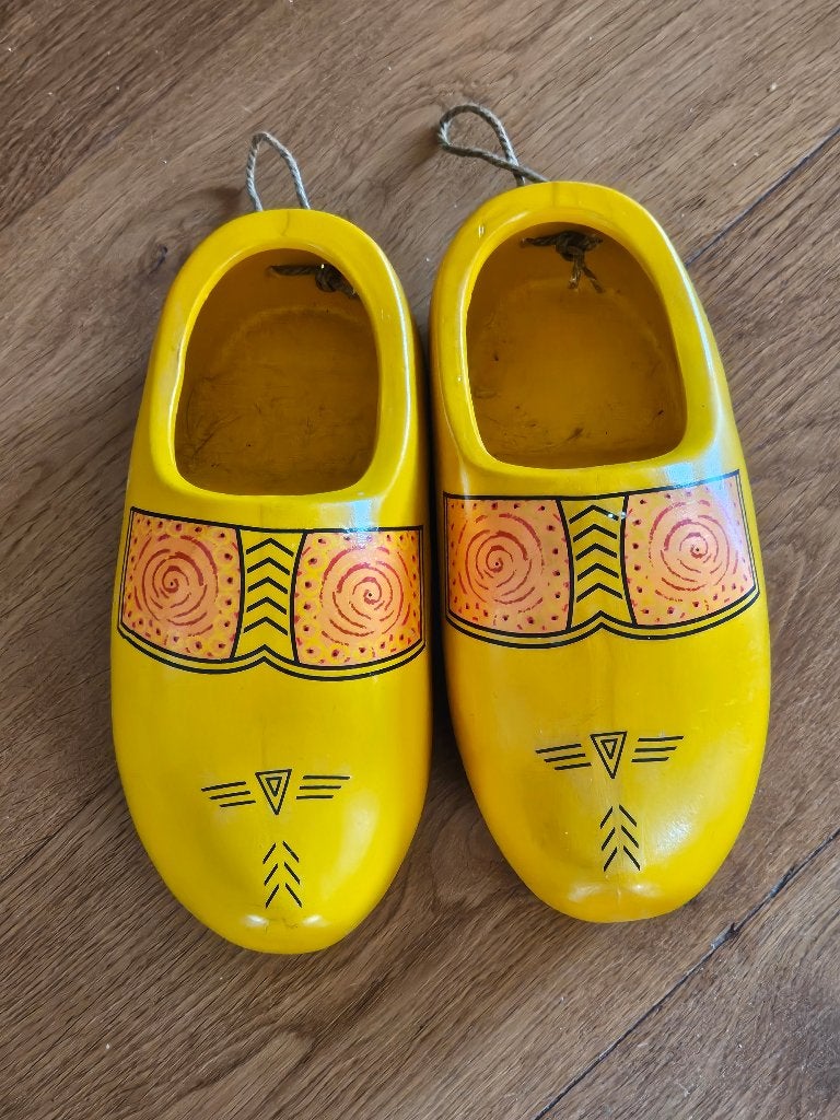 Decoratieve gele keramiek klompen Hollandse souvenir, Overige materialen, Ophalen of Verzenden, Zo goed als nieuw, Balkon