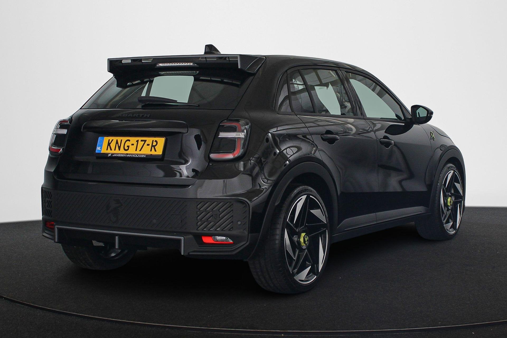 Fiat 600e Abarth Turismo 54 kWh Apple CarPlay 20", Auto's, Fiat, 238 pk, Stof, Zwart, Origineel Nederlands