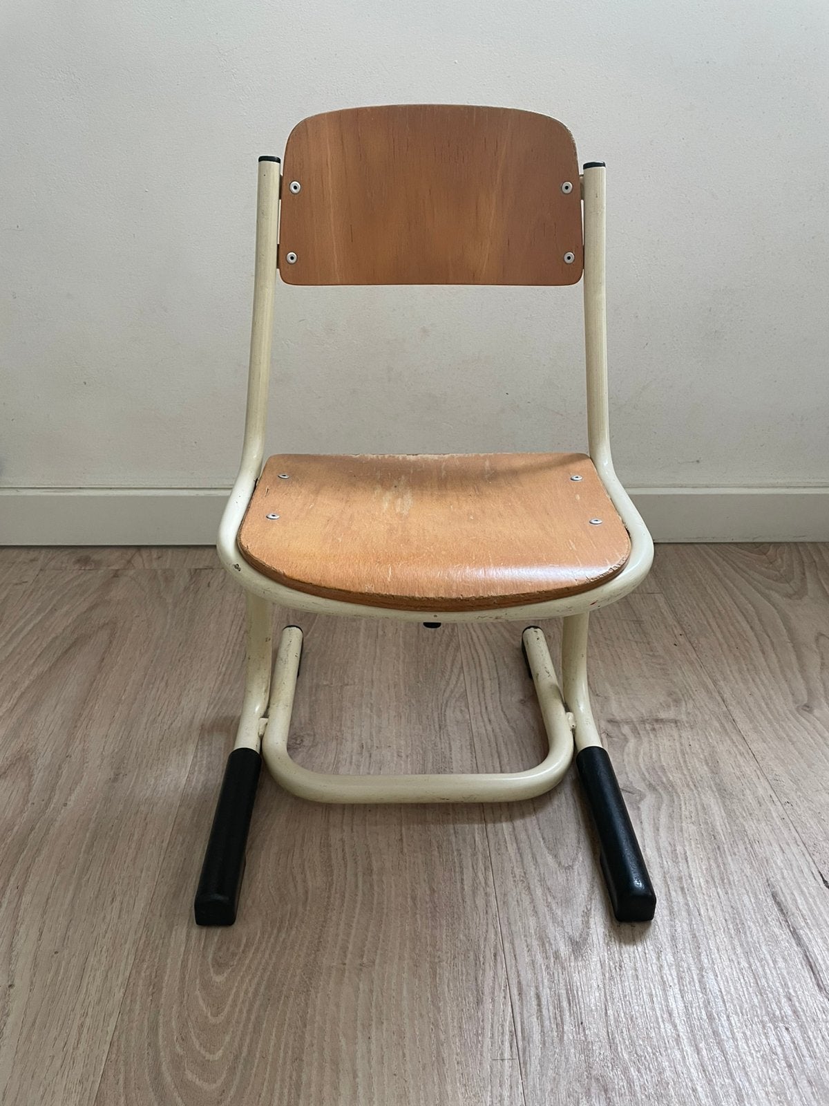 Vintage houten kleuter schoolstoeltje retro, Ophalen, Gebruikt, Stoel(en)