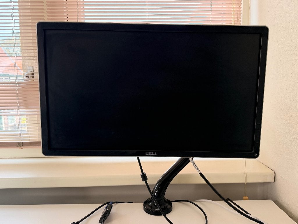 Foto 3 van Complete Dell thuiswerkplek [monitor, dock, arm en muis]