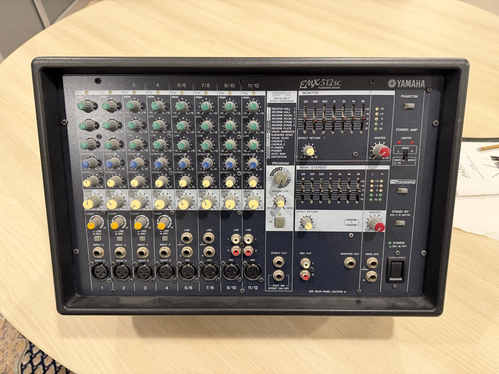 Yamaha EMX512SC Powered Mixer - 12 kanalen, Ophalen, Gebruikt, 10 tot 20 kanalen, Microfooningang