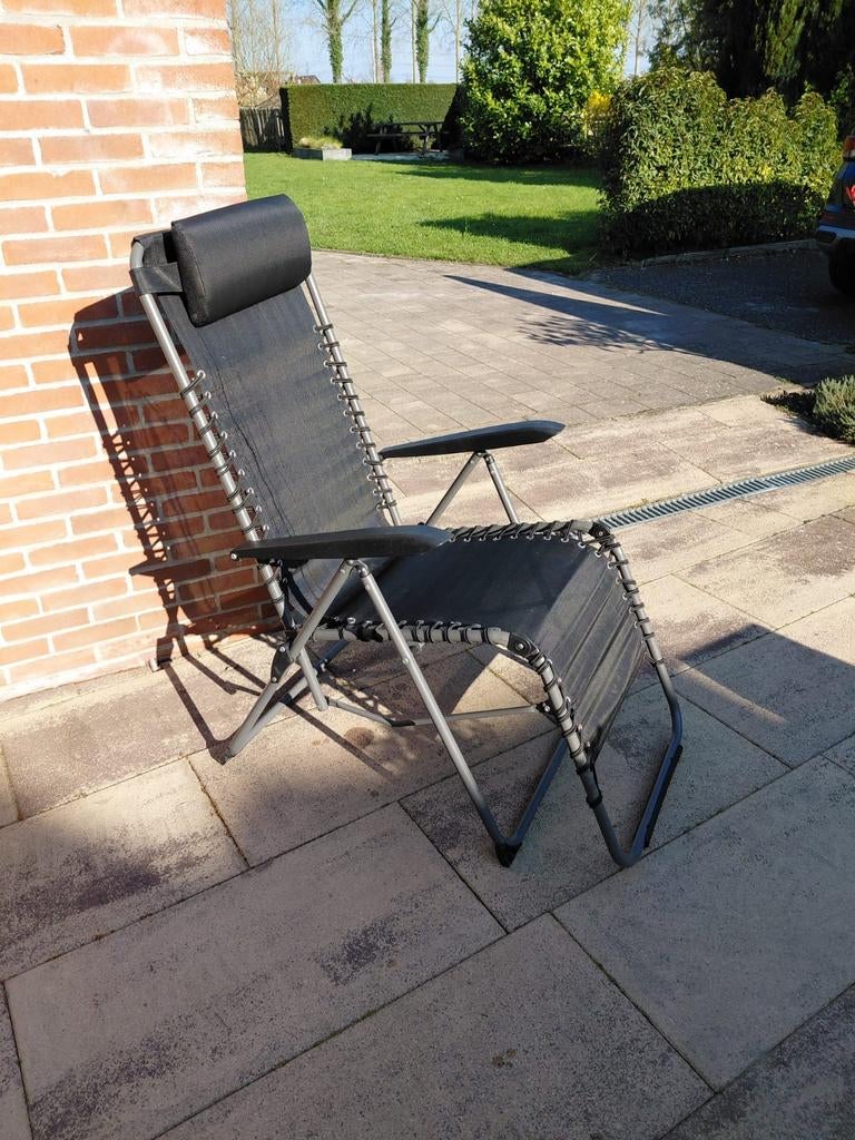Comfortabele verstelbare stretcher - Zwart/Grijs, Caravans en Kamperen, Kampeermeubelen, Gebruikt, Ophalen of Verzenden