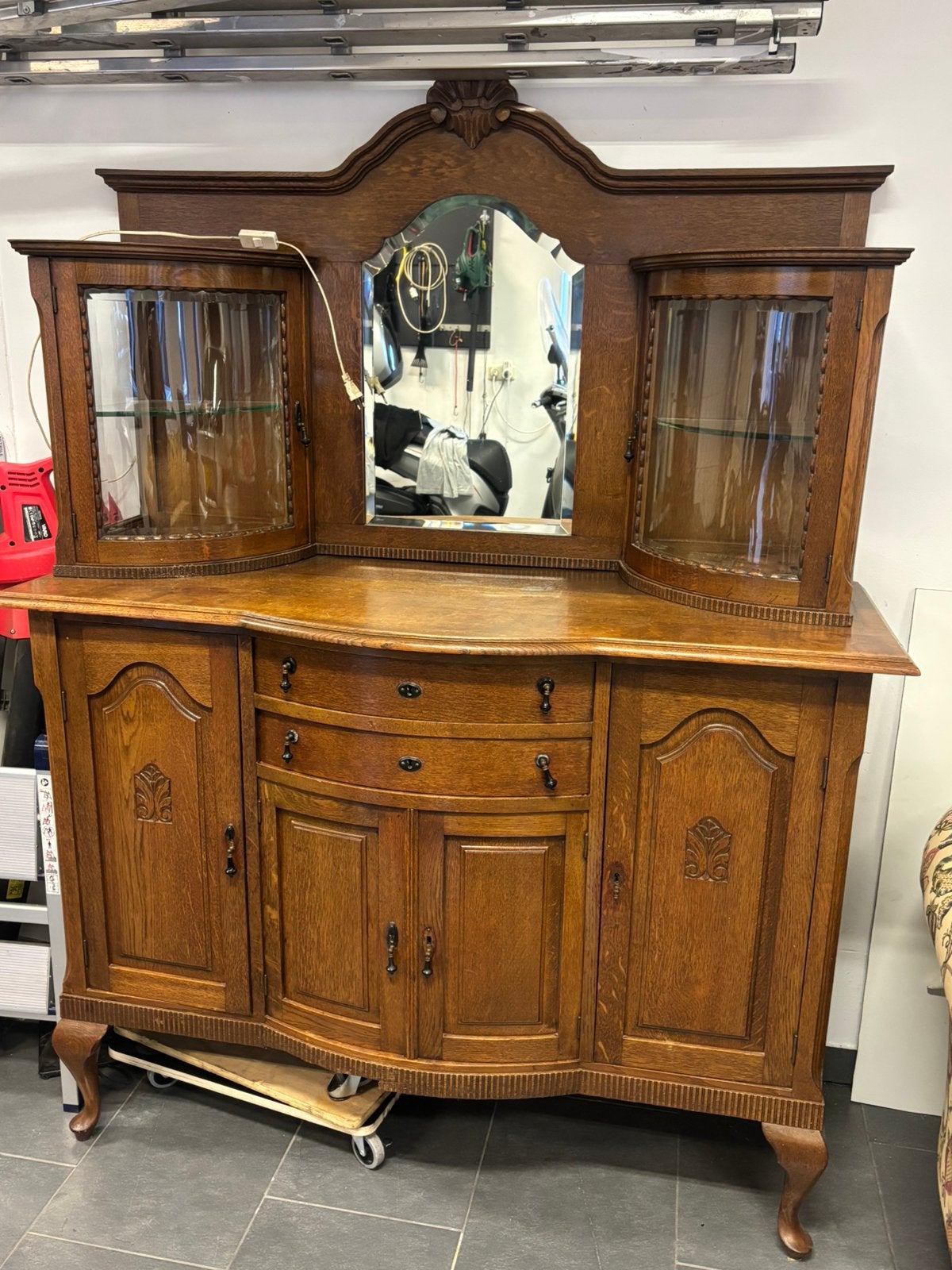 Antiek dressoir/ buffetkast, Ophalen