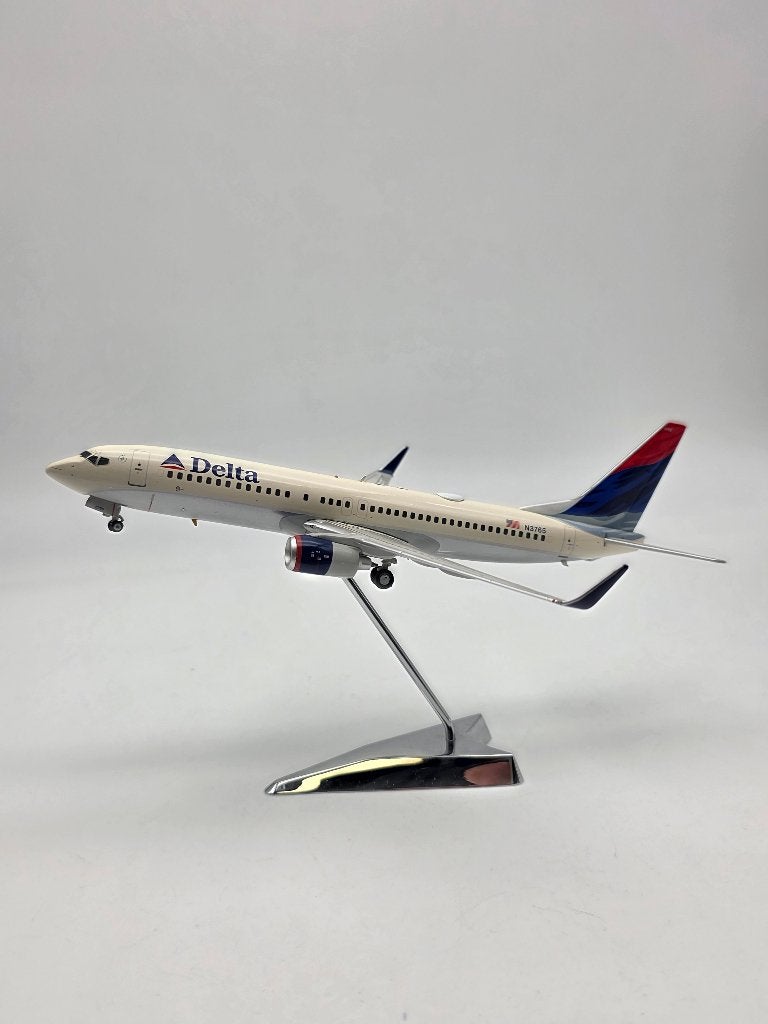 GeminiJets 1:200 Delta Air Lines Boeing 737-800 Reg: N3765, Ophalen of Verzenden, Zo goed als nieuw, Schaalmodel