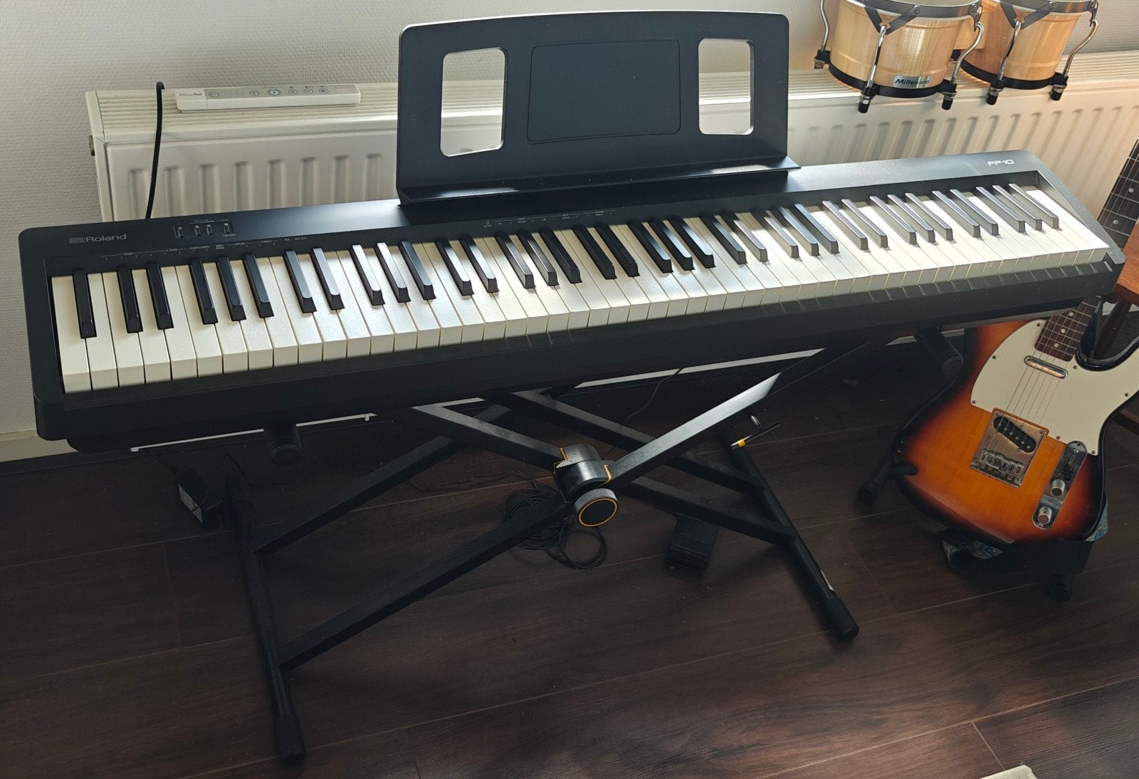 Roland FP-10 Digitale Piano met standaard, Muziek en Instrumenten, Piano's, Ophalen, Zwart, Digitaal, Zo goed als nieuw