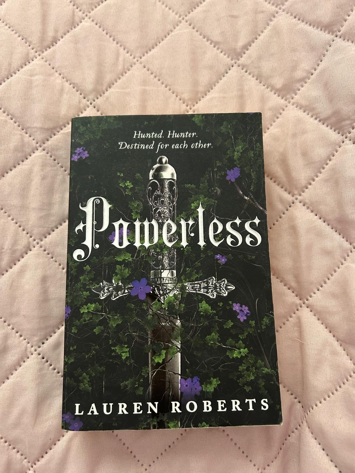 Powerless - Lauren Roberts (Engels), Ophalen of Verzenden, Zo goed als nieuw, Lauren Roberts