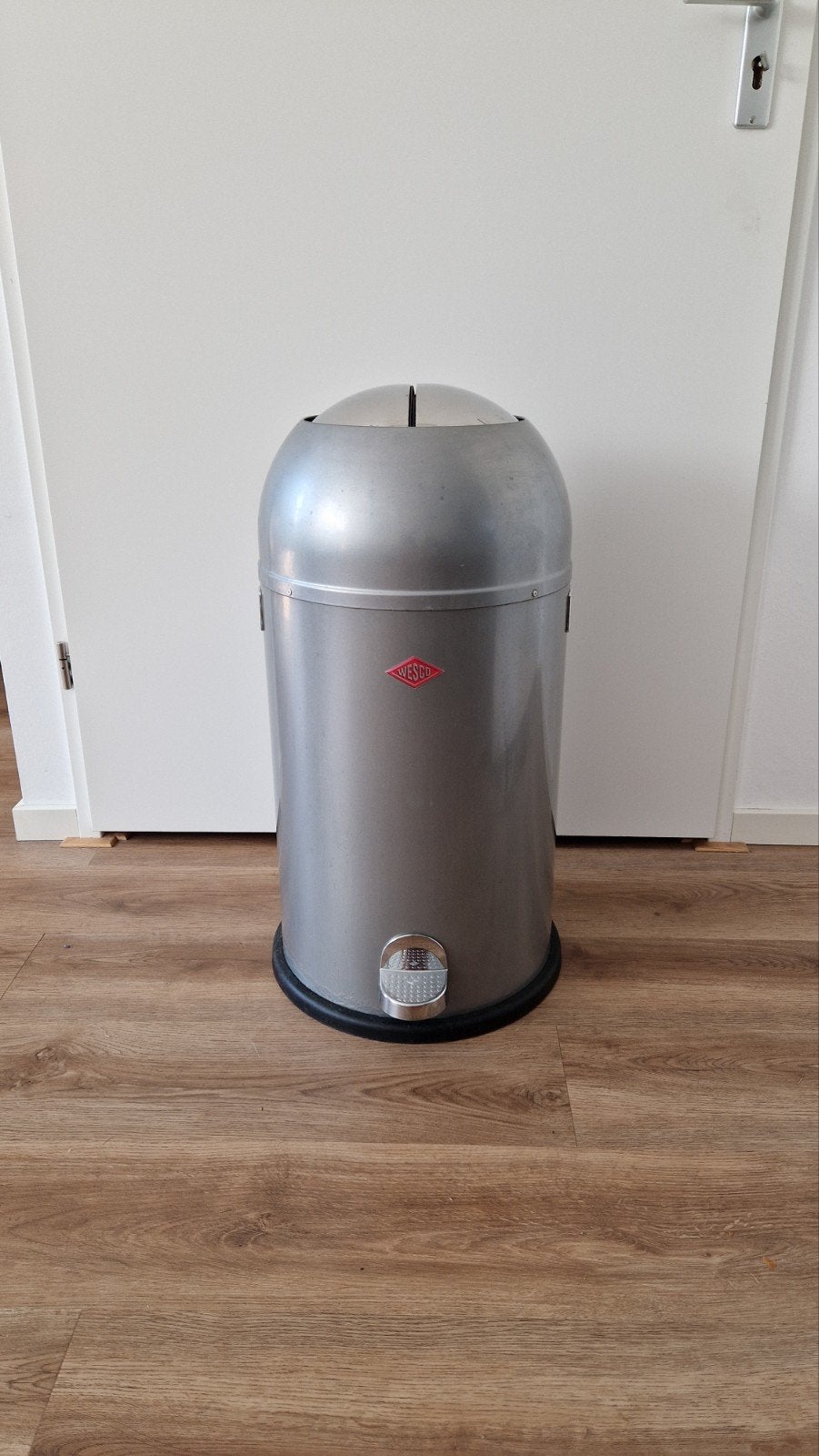 Wesco Kickmaster afvalemmer zilverkleurig - 69 cm hoog, 37 c, 50 – 75, Gebruikt, Met pedaal, Ophalen of Verzenden