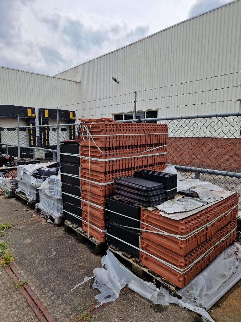 Restpartij Dakpannen Domino Creaton Matzwart, Doe-het-zelf en Verbouw, Dakpannen en Dakbedekking, Steen of Klei, Zwart, Ophalen of Verzenden
