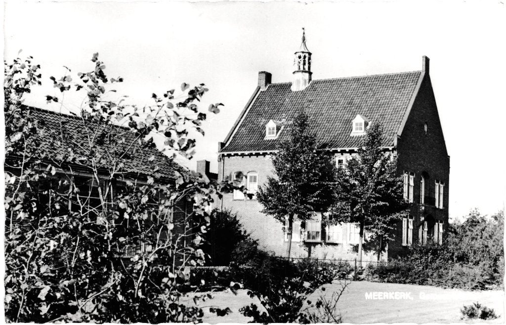 968070	Meerkerk	1968 Utr Gemeentehuis	Gelopen met postzegel, Verzamelen, Ansichtkaarten | Nederland, Ophalen of Verzenden, 1960 tot 1980