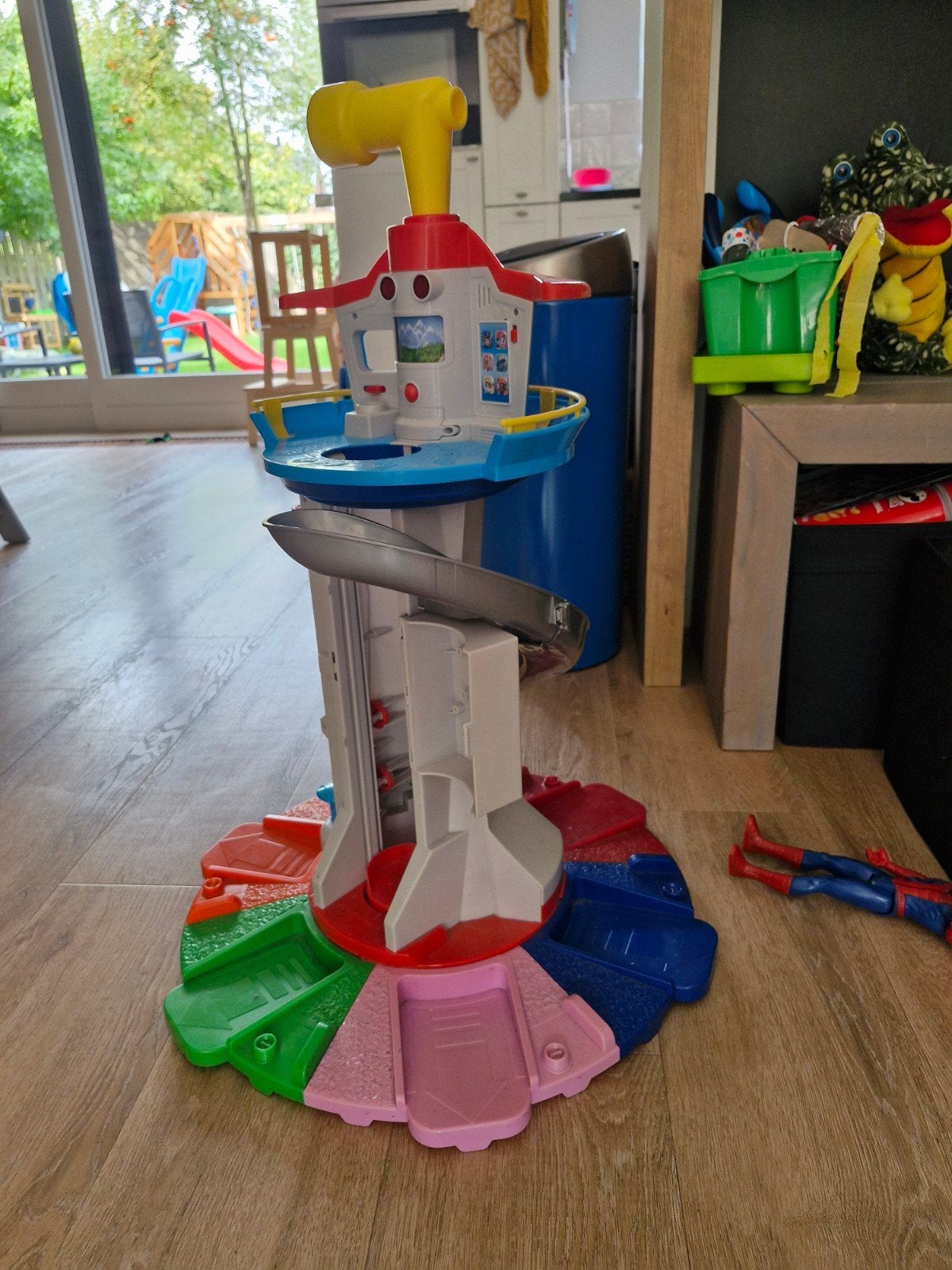Paw Patrol Uitkijktoren, paw patroller (x2) en pups, Ophalen, Gebruikt, Jongen of Meisje