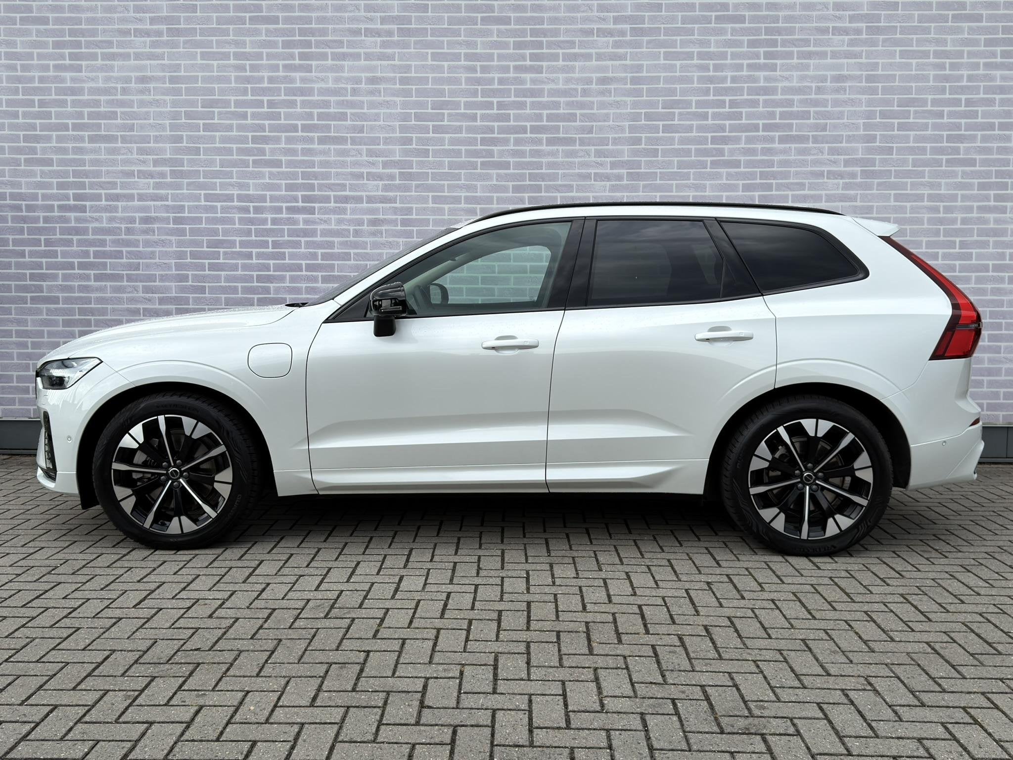 Volvo XC60 T6 350 pk Plug-in Hybrid AWD Ultra Dark | Trekhaa, Gebruikt, Euro 6, 4 cilinders, 180 min