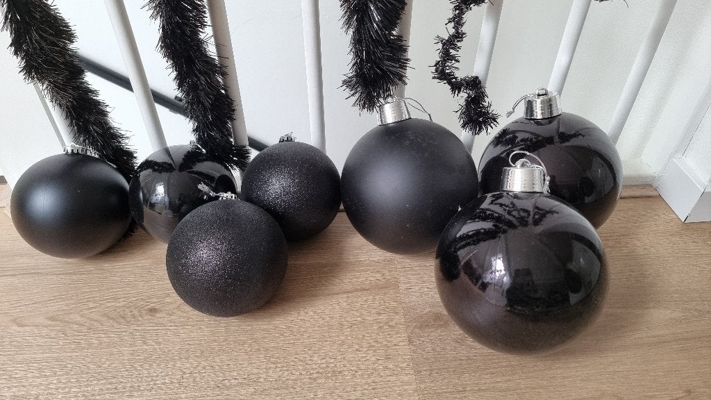 kerstversiering / kerstballen zwart, Ophalen, Zo goed als nieuw