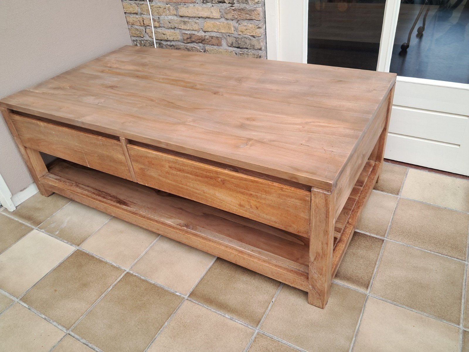 Robuuste houten salontafel met 4 laden en opbergruimte, Huis en Inrichting, Tafels | Salontafels, Ophalen, Gebruikt, 100 tot 150 cm