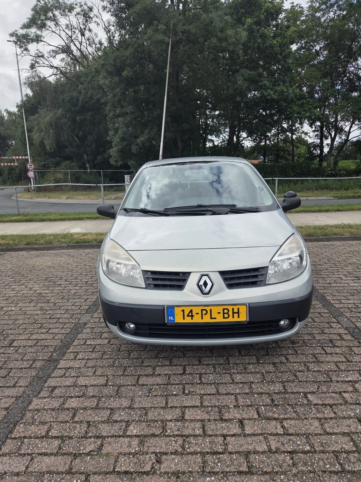 Renault Scénic 1.6 16V 83KW handgsk. Euro3 2004 Grijs, Auto's, Renault, Voorwielaandrijving, Stof, 1295 kg, 4 cilinders