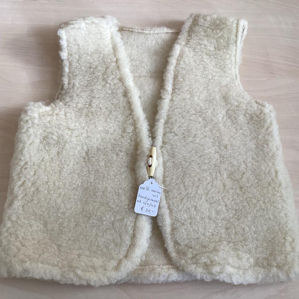 Nieuwe Bodywarmer maat 104/110 met Hummel borduurwerk, Ophalen of Verzenden, Nieuw, Jongen of Meisje