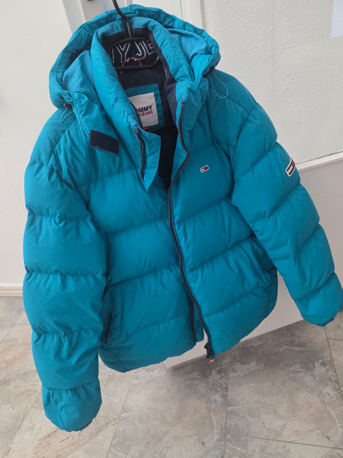 Tommy Jeans Puffer Jas - Maat S - Zo goed als nieuw, Kleding | Heren, Ophalen, Zo goed als nieuw, Blauw