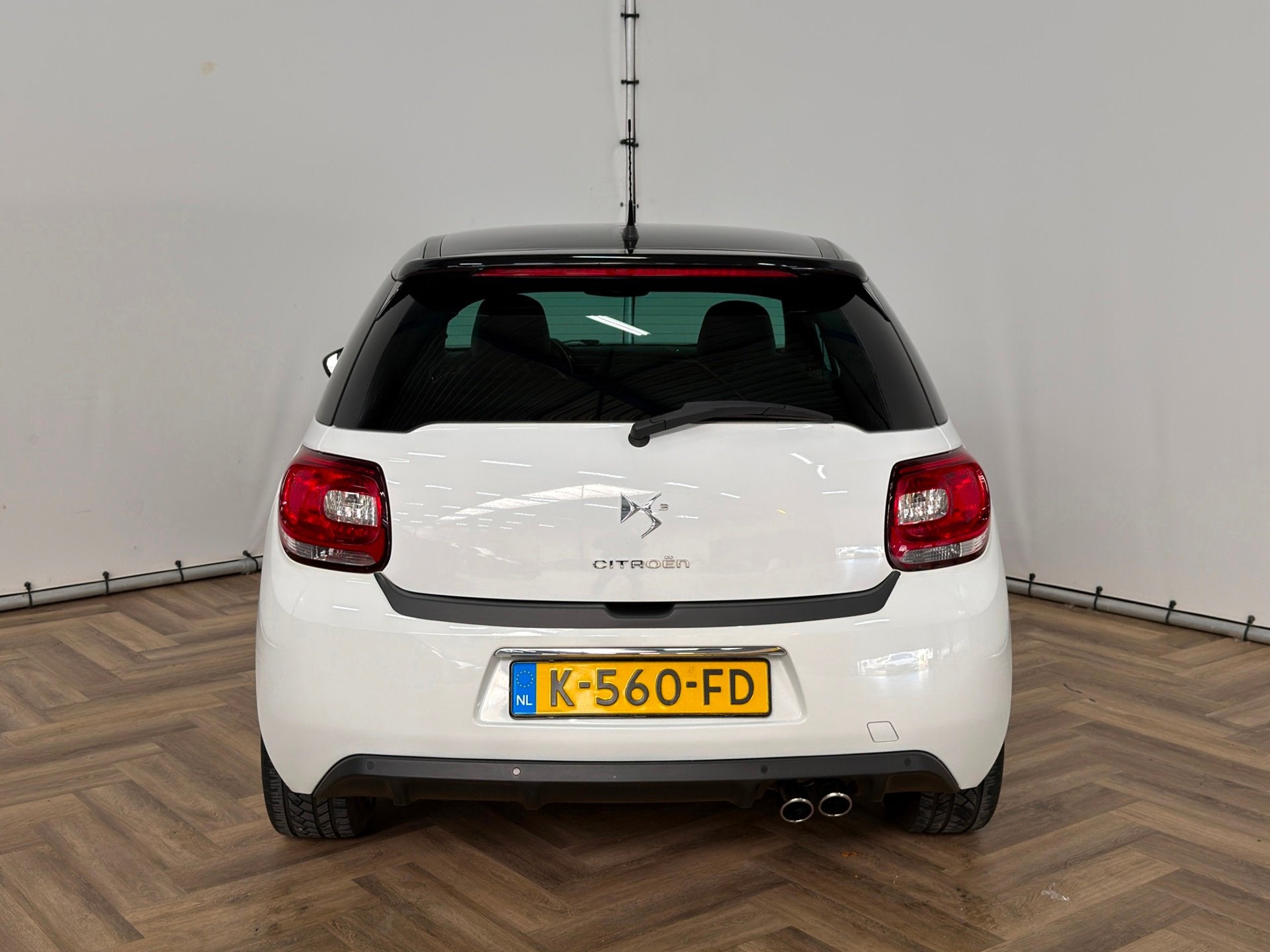 Citroen DS3 1.6 THP Sport Chic|CRUISE|AIRCO|NAVI|INRUIL MOGE, Voorwielaandrijving, Euro 5, Gebruikt, Zwart