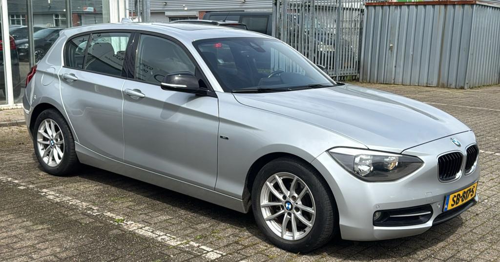 BMW 1-serie 116i Business+ Sport, 1-Serie, Euro 5, Gebruikt, Zwart
