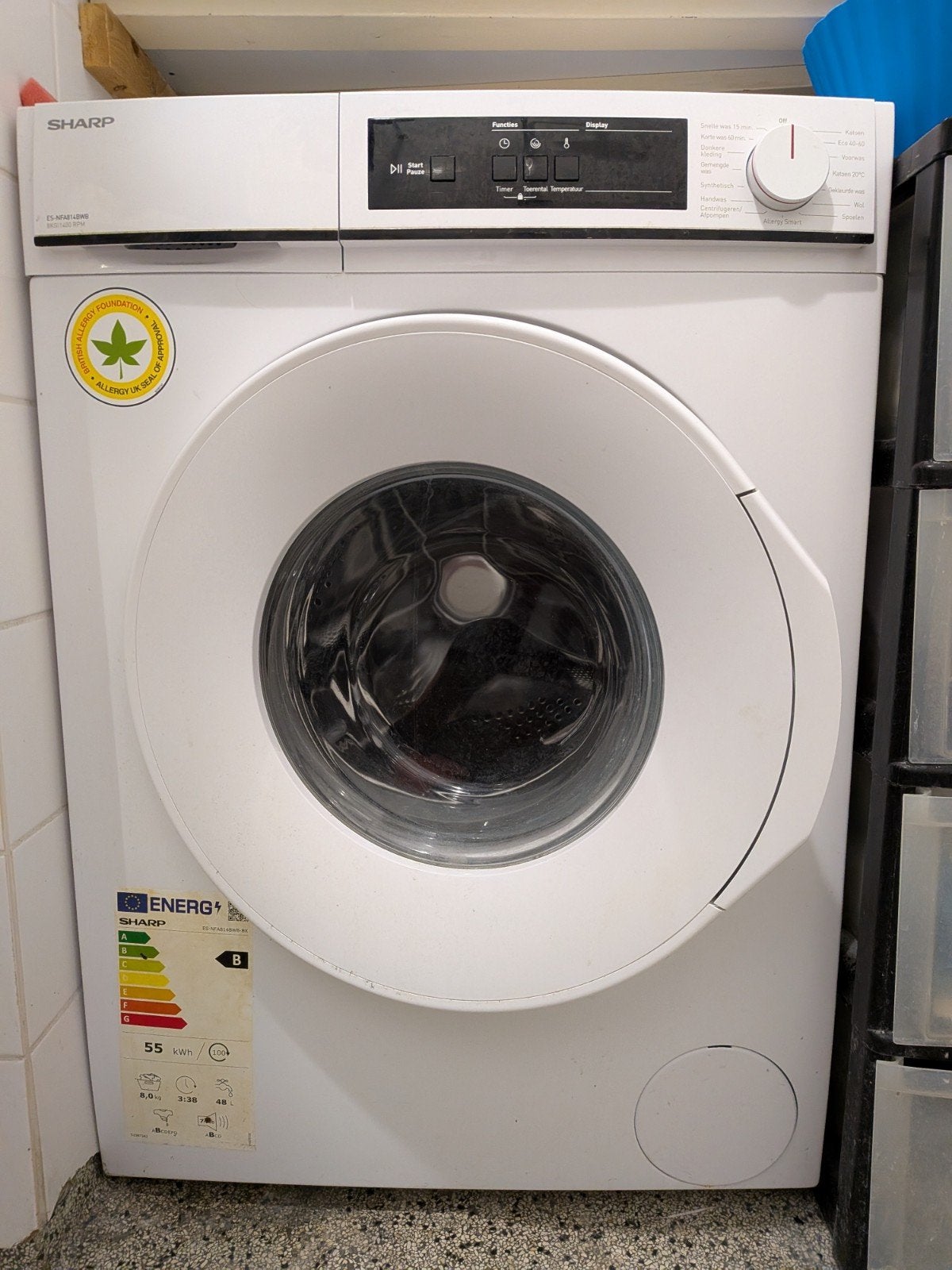 Sharp wasmachine, Witgoed en Apparatuur, Wasmachines, Ophalen, 1200 tot 1600 toeren, Energieklasse A of zuiniger, 85 tot 90 cm